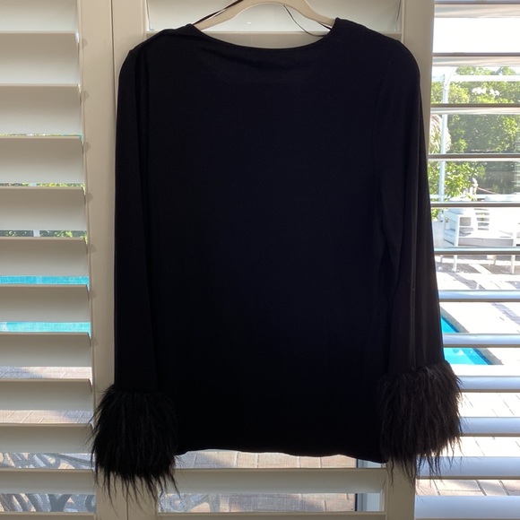 Vince Camuto black knit long sleeve tee with faux fur trim at cuffs - Picture 4 of 10